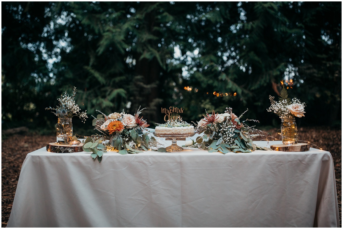 sweetheart table and wedding cake | glenwood treefarm tacoma washington photographer